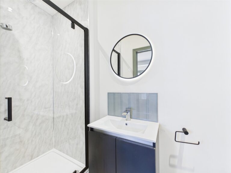 ensuite 2