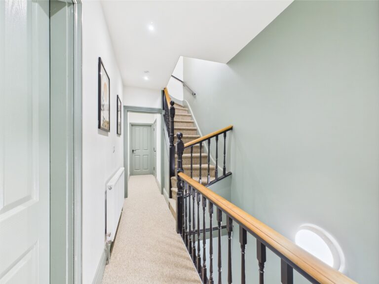 first floor landing (3)